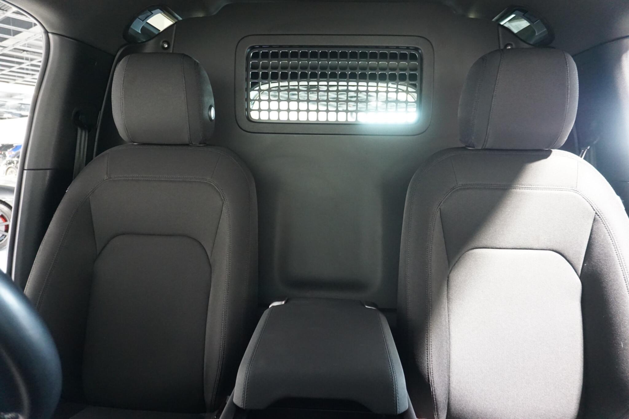 Land Rover Defender 90 3.0 D250 MHEV Hard Top SUV 3dr Diesel Auto 4WD SWB Euro 6 (s/s) (250 ps)